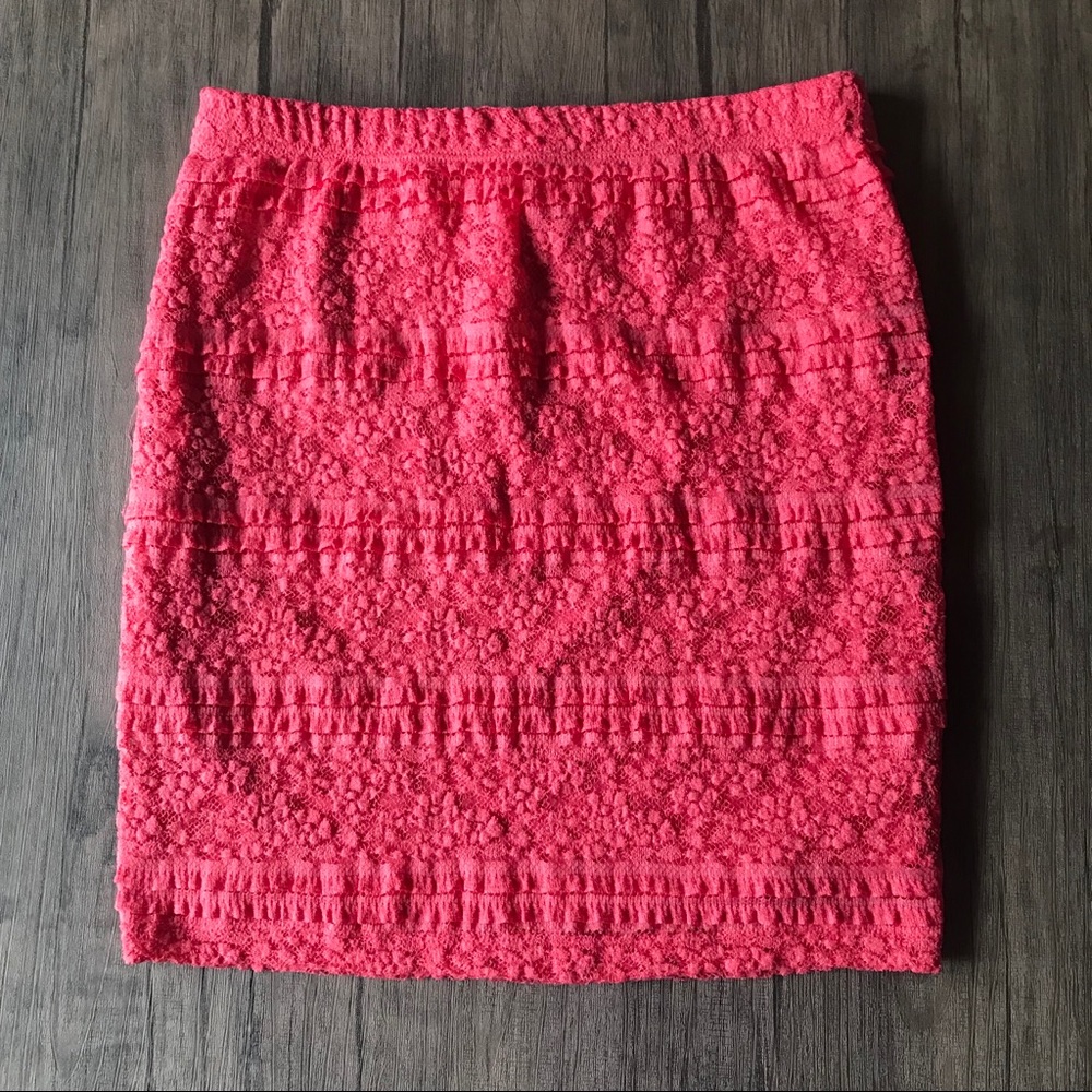 LACE BODYCON SKIRT